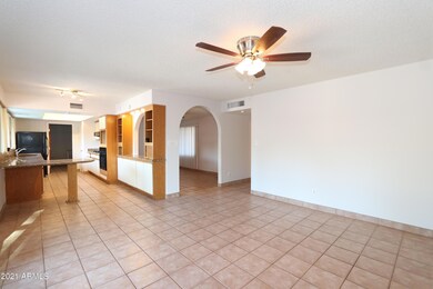 1910 E Manhatton Dr, Tempe, AZ 85282 - photo 4