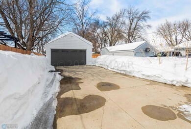 1321 15th St S, Fargo, ND 58103 - photo 3