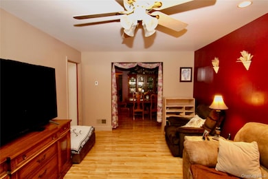 45 Merokee Place, Farmingdale, NY 11735 - photo 3