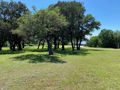 26002 Woodacre Dr, Whitney, TX 76692 - photo 4