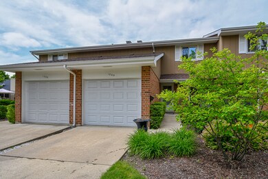 1065 Heathrow Ct, Wheaton, IL 60189 - photo 2
