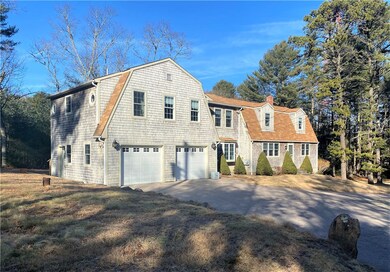 91 Whippoorwill Dr, Wakefield, RI 02879 - photo 2