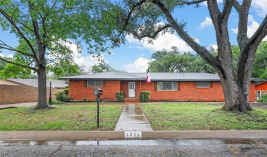 1311 Loma Alta Place, Cleburne, TX 76033 - photo 4