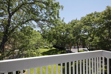 115 River Rd 10 - WEB