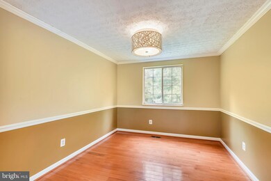 8769 Cold Plain Ct, Springfield, VA 22153 - photo 5