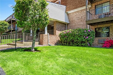 750 Quaker Ln unit B204, East Greenwich, RI 02818 - photo 3