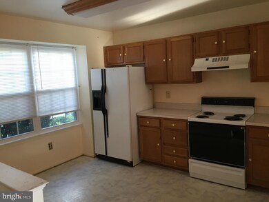 1989 Winslow Ct, Woodbridge, VA 22191 - photo 5