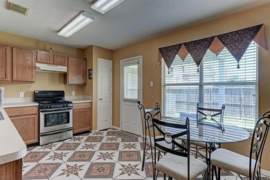 3121 Centennial Village Dr, Pearland, TX 77584 - photo 5