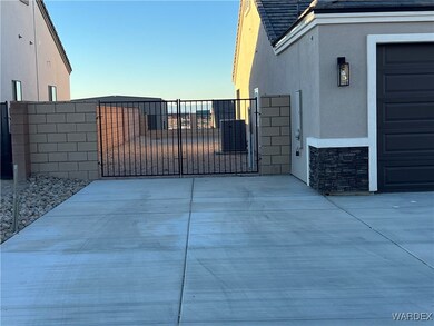 Side yard RV/ Boat accesible
