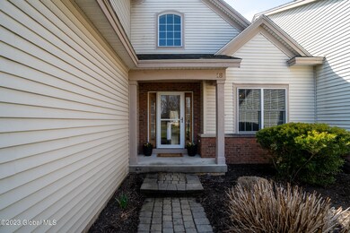 18 Camden Cir, Delmar, NY 12054 - photo 2