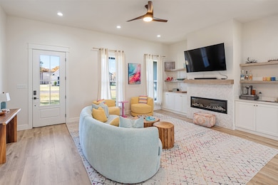 721 Clubview Dr, Mabank, TX 75143 - photo 4