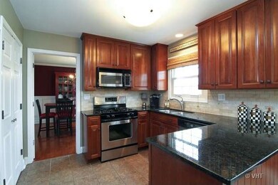 1760 Maple Leaf Ct, Wheaton, IL 60187 - photo 3