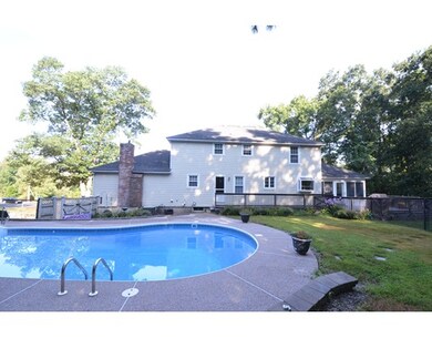 71 Surrey Ln, Dracut, MA 01826 - photo 5