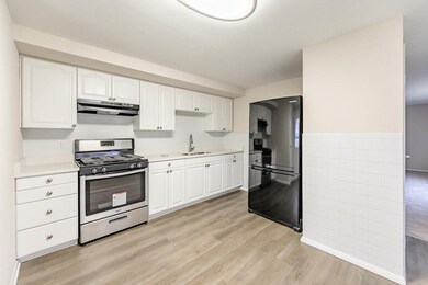 131 Ensenada Dr, Carpentersville, IL 60110 - photo 3