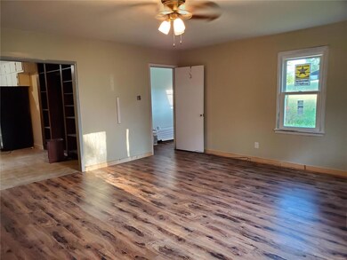 302 N Locust St, Dixon, MO 65459 - photo 3