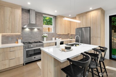 3816 NE 89th St, Seattle, WA 98115 - photo 5