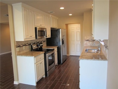 209 Ginger Ln, Euless, TX 76039 - photo 5