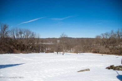 125 Russell Dr, Saylorsburg, PA 18353 - photo 4