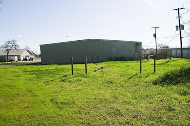 507 S Saint Andrew St, Weimar, TX 78962 - photo 7