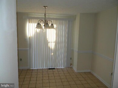 9339 Cabot Ct, Laurel, MD 20723 - photo 4