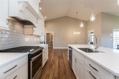 1622 38th St SE, Cedar Rapids, IA 52403 - photo 6