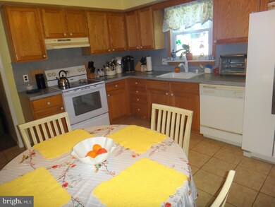 18 Midway Ave, Langhorne, PA 19047 - photo 6