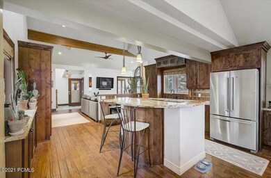 25-Meadow Loop Rd-025