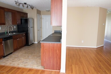 7034 Shutersbury_4.jpg