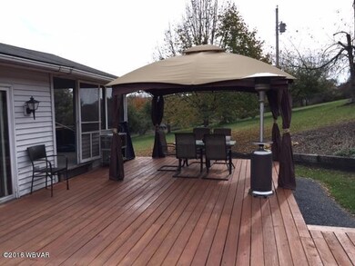 Rose Valley Deck