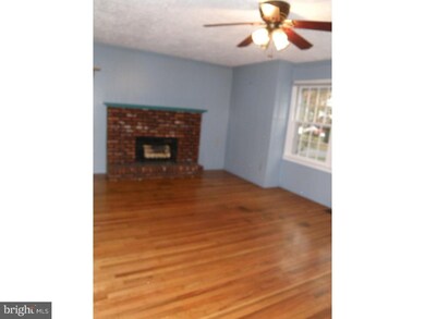 8 Birchwood Cir, Norristown, PA 19401 - photo 5