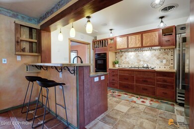 Breakfast bar/Kitchen