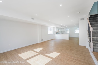 312 Grandview Ave, Staten Island, NY 10303 - photo 7