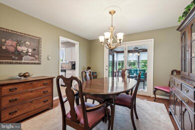 12 Birchwood Cir, Norristown, PA 19401 - photo 4