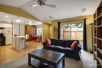 8104 238th St SW unit A, Edmonds, WA 98026 - photo 4