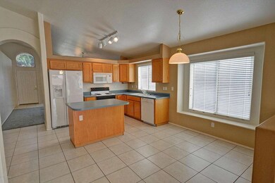 4 - Kitchen