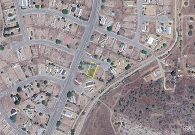 8604 Paintbrush Ct, Weldon, CA 93240 - photo 2