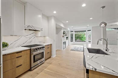 10830 Falling Water Ln unit C, Woodbury, MN 55129 - photo 6