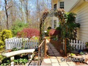 78 Charlyn Dr, Asheville, NC 28803 - photo 3