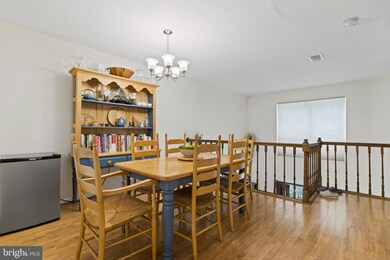 9611 Lambeth Ct, Columbia, MD 21046 - photo 3