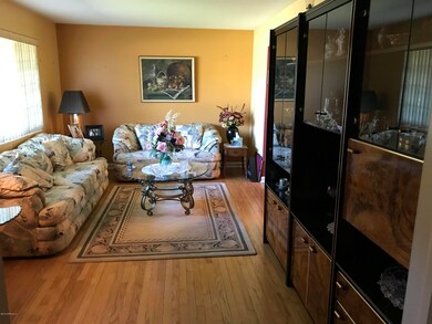 723 Acapulco Rd, Jacksonville, FL 32216 - photo 2