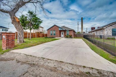 123 Peacock St, Cleburne, TX 76031 - photo 3