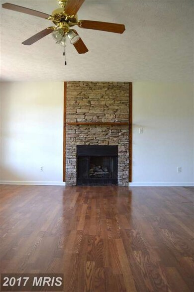 32 Cedar Wood Ln, Edinburg, VA 22824 - photo 2