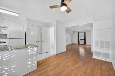 8 -4810 blue bird ct, interior