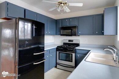 08-Kitchen_ELI05752_blended