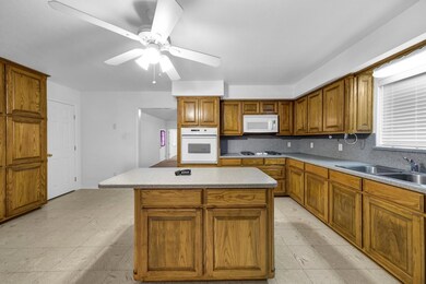 1410 Wendy Ln, Weatherford, TX 76086 - photo 4