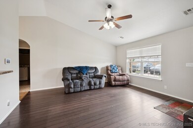 8661 S 264th East Ave, Broken Arrow, OK 74014 - photo 5