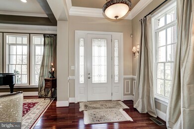 6823 Stockwell Manor Dr, Falls Church, VA 22043 - photo 2