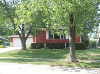 211 Las Olas Dr, Crown Point, IN 46307 - photo 2