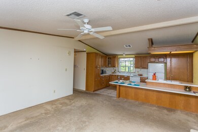 004_Living Room