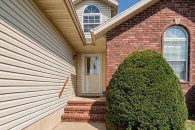 1103ThorngateDrOzark-1Exteriors(4)